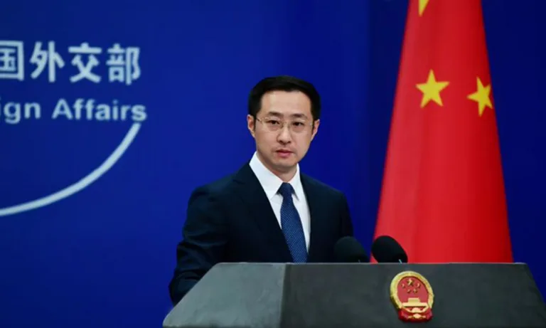 China condena ataque à Venezuela e bloqueio a Cuba, uma semana antes da visita de Trump ao país