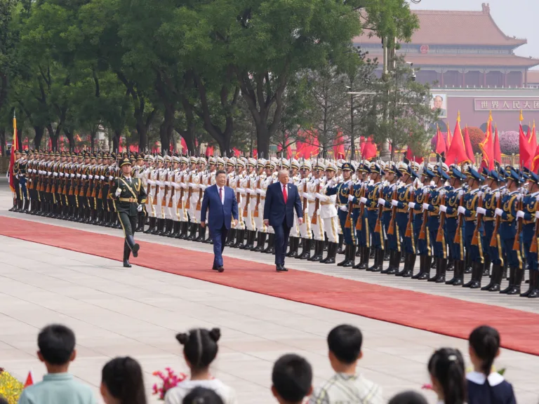 Em cúpula com Trump, Xi diz que China e EUA devem ser 'parceiros, não adversários' 