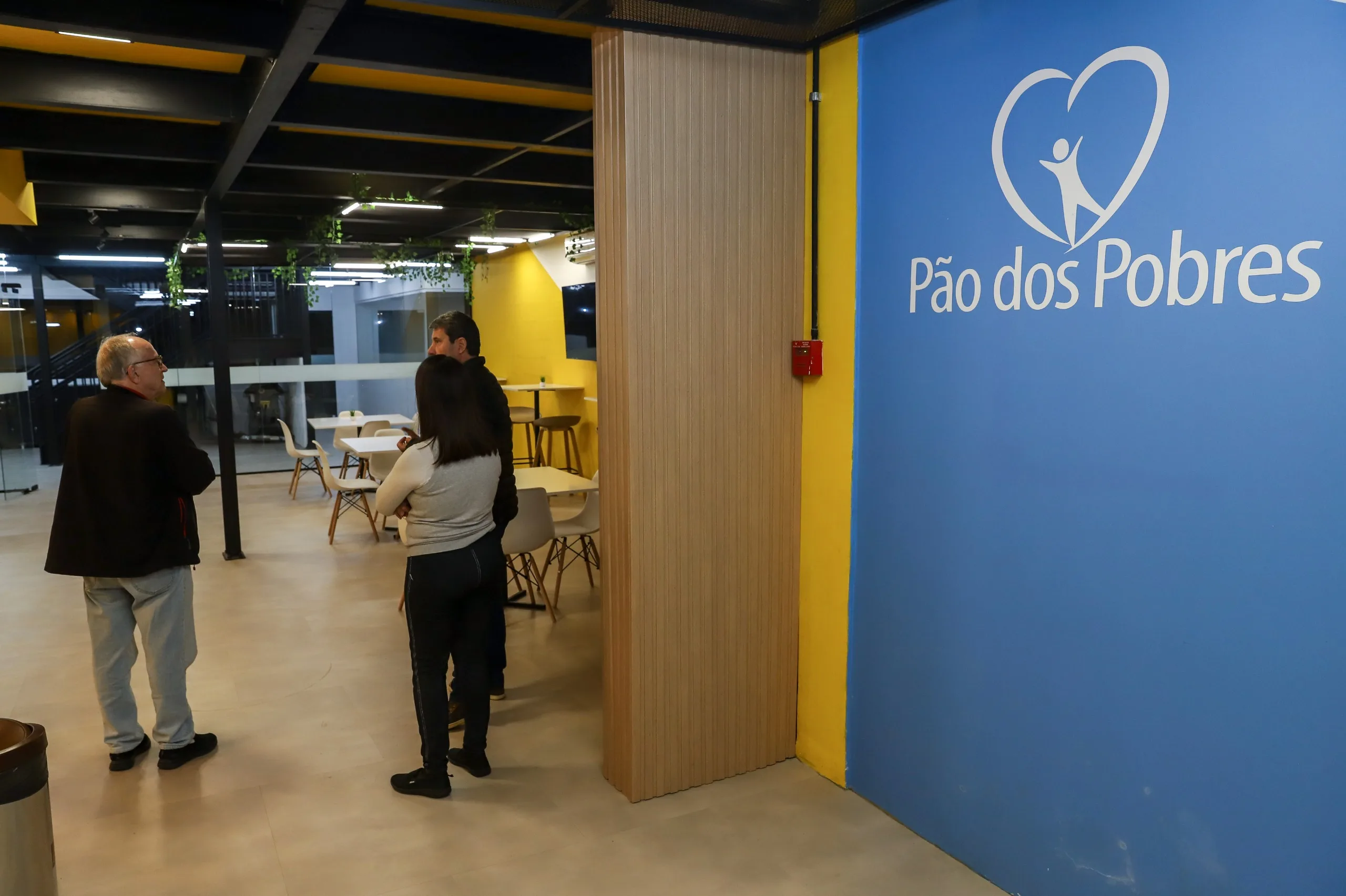A Fundação O Pão dos Pobres Santo Antônio existe desde 15 de agosto de 1895, quando foi fundada para amparar as viúvas e os filhos das vítimas da Revolução Federalista