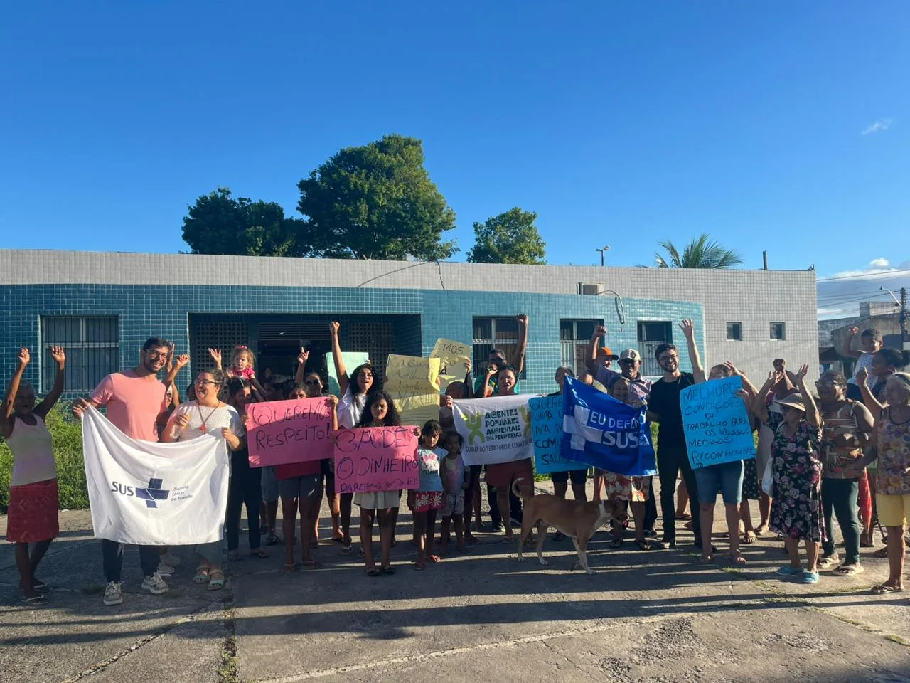 Comunidade denuncia insalubridade e paralisação de obras na USF