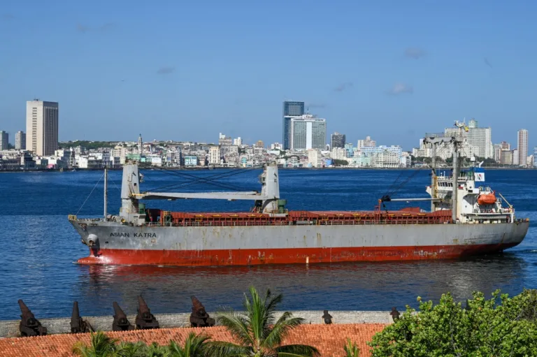 Novo carregamento de ajuda humanitária do México chega a Cuba