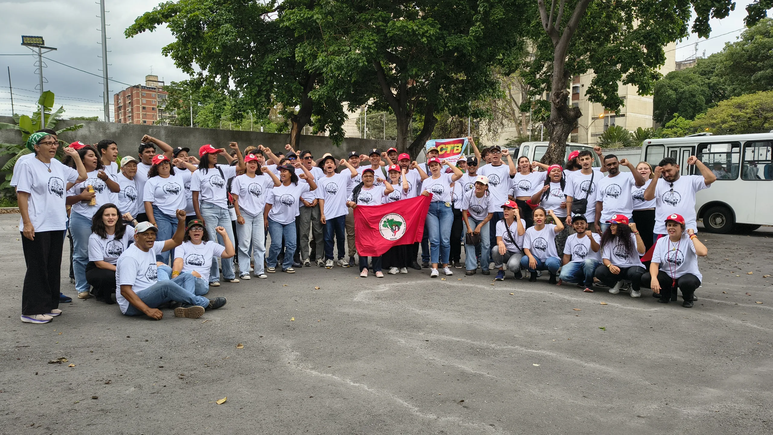 Ato em Caracas encerra trabalhos da brigada de solidariedade à Venezuela do MST
