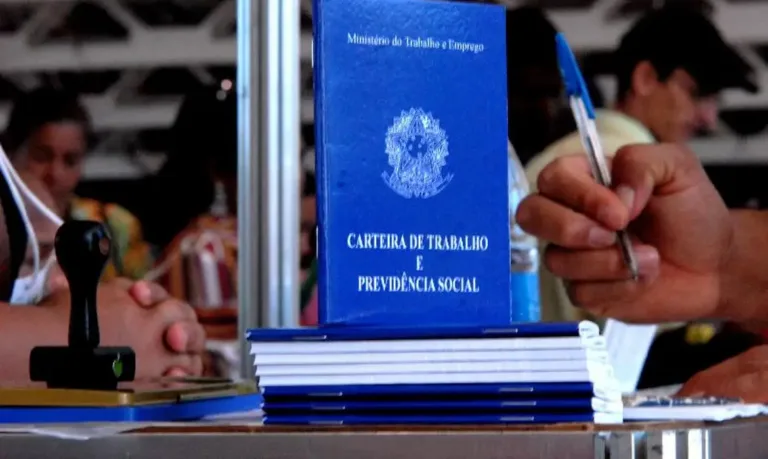 Fim da escala 6x1 e NR1: 'Descanso melhora condição psicossocial do trabalhador', diz advogada