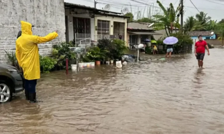 Emergência por chuvas em Pernambuco não é desastre natural, mas político, diz ativista