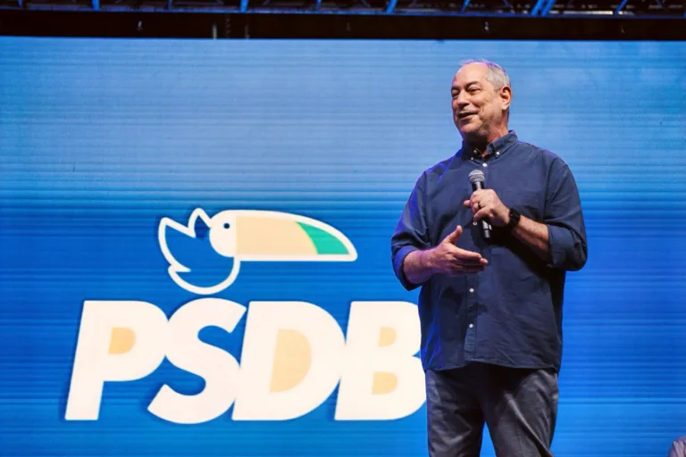 Ciro Gomes lança pré-candidatura neste sábado (16) em meio à crise envolvendo Flávio Bolsonaro
