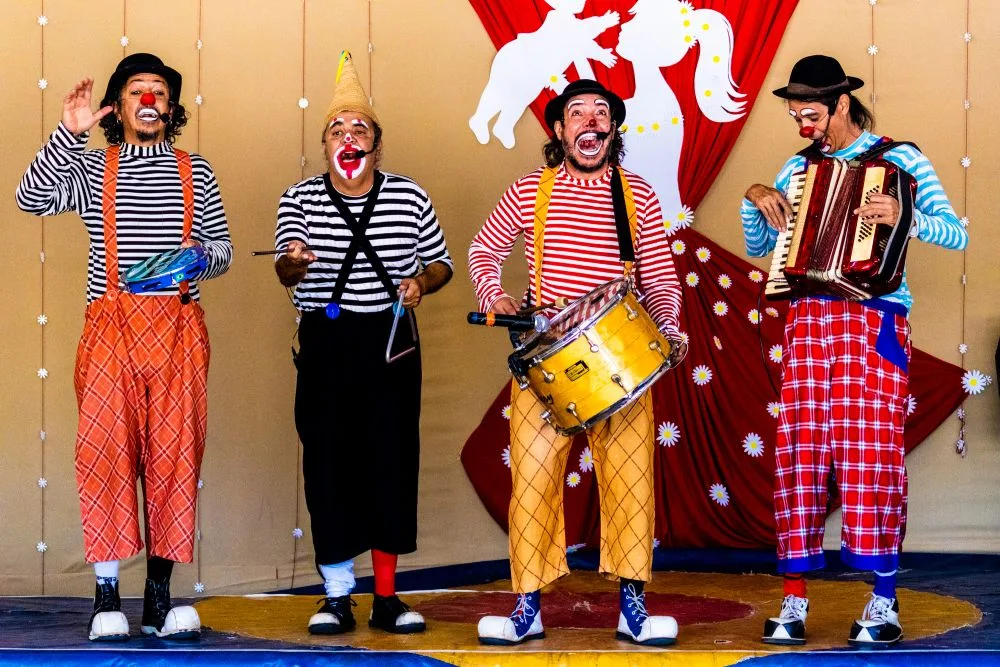 Circo Sobre Rodas - Artetude