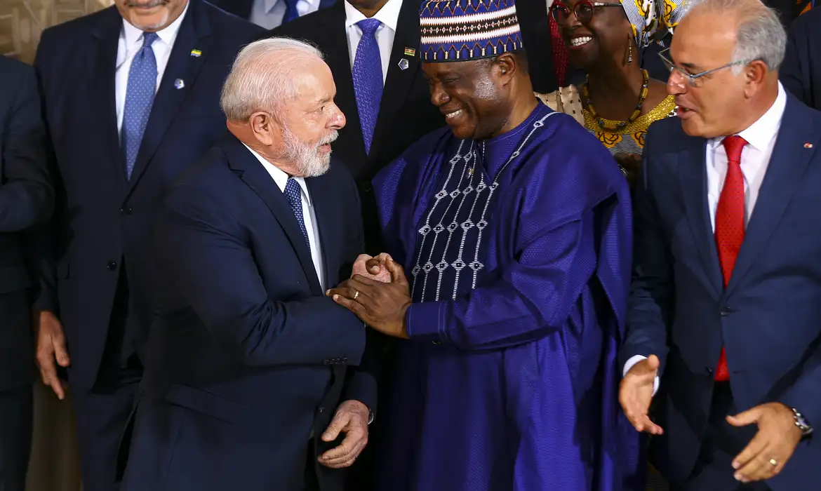 Lula fez sete viagens à África e recebeu seis chefes de Estado africanos na atual gestão