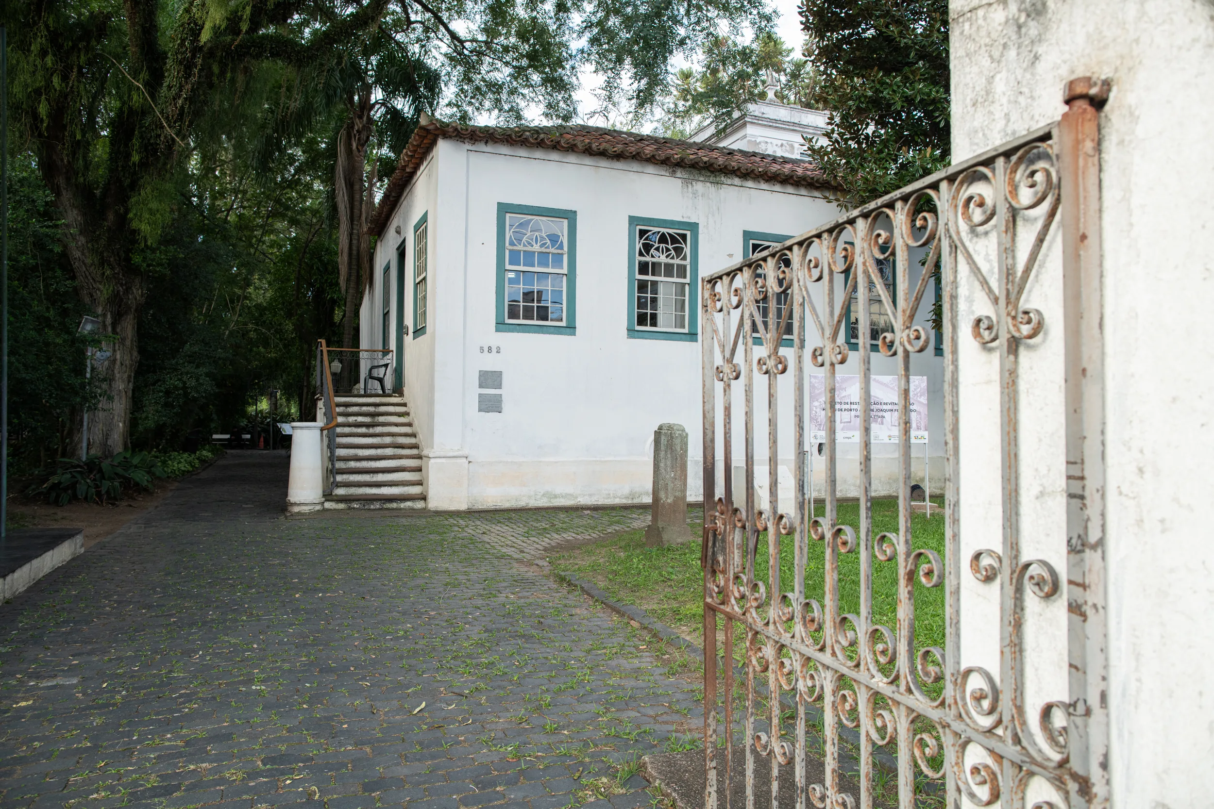O sobrado de porão alto, representativo do estilo de transição entre a arquitetura colonial e a arquitetura neoclássica, voltará a ser um espaço vivo e dinâmico