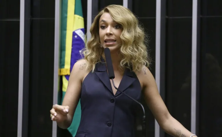 Erika Hilton aciona MPF contra propaganda de bets por comentaristas em transmissões esportivas