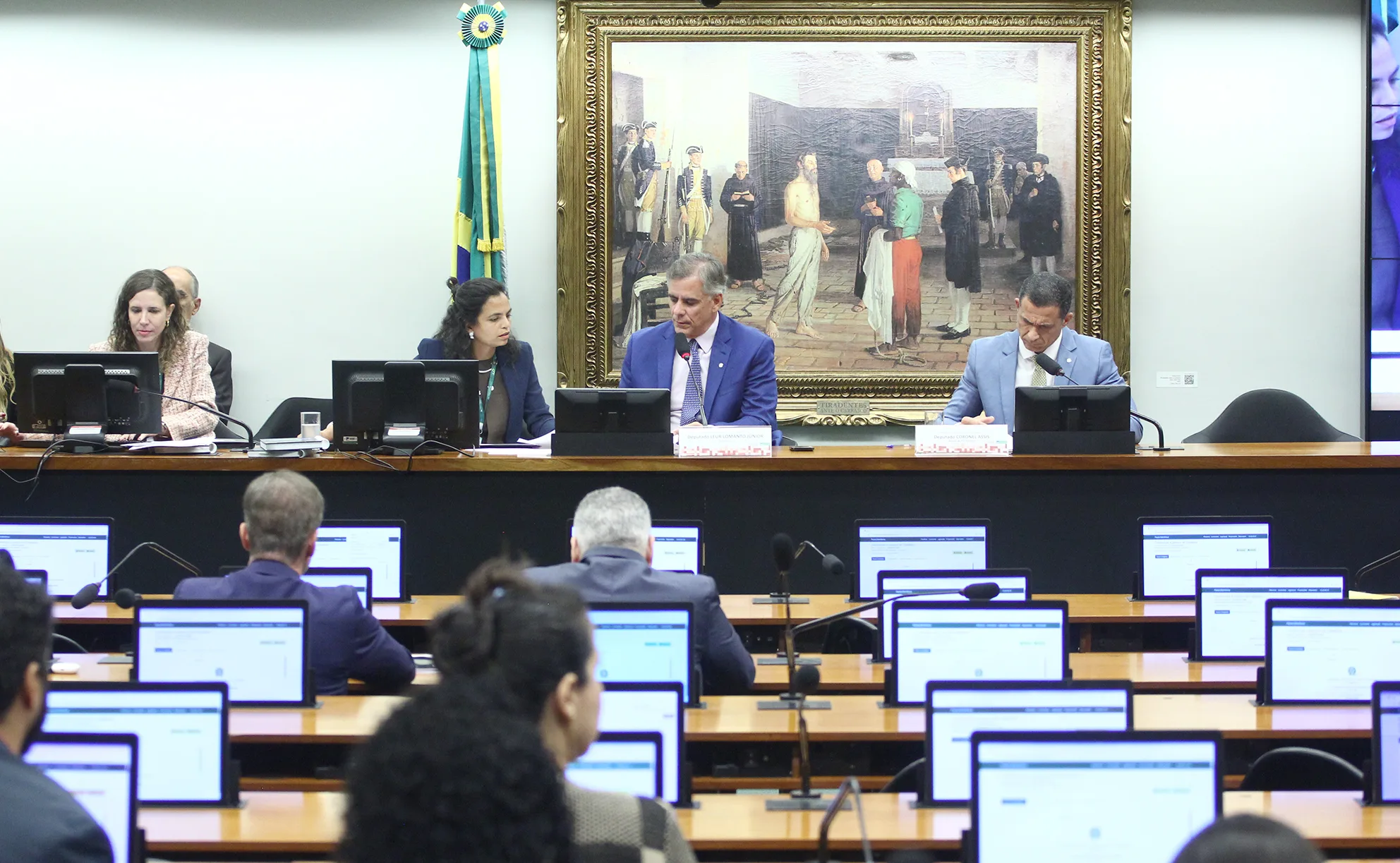 Sessão realizada nesta quarta-feira (27) foi marcada por críticas ao encarceramento juvenil.