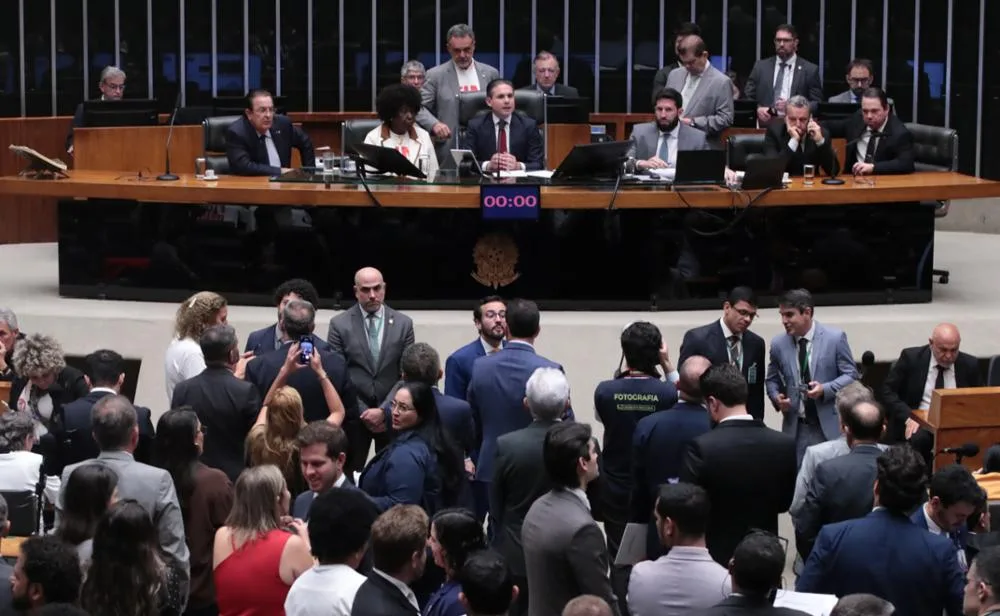 Veja quem são os deputados que votaram contra o fim da escala 6×1; PL e Novo dominam lista Veja quem são os deputados que votaram contra o fim da escala 6×1; PL e Novo dominam lista