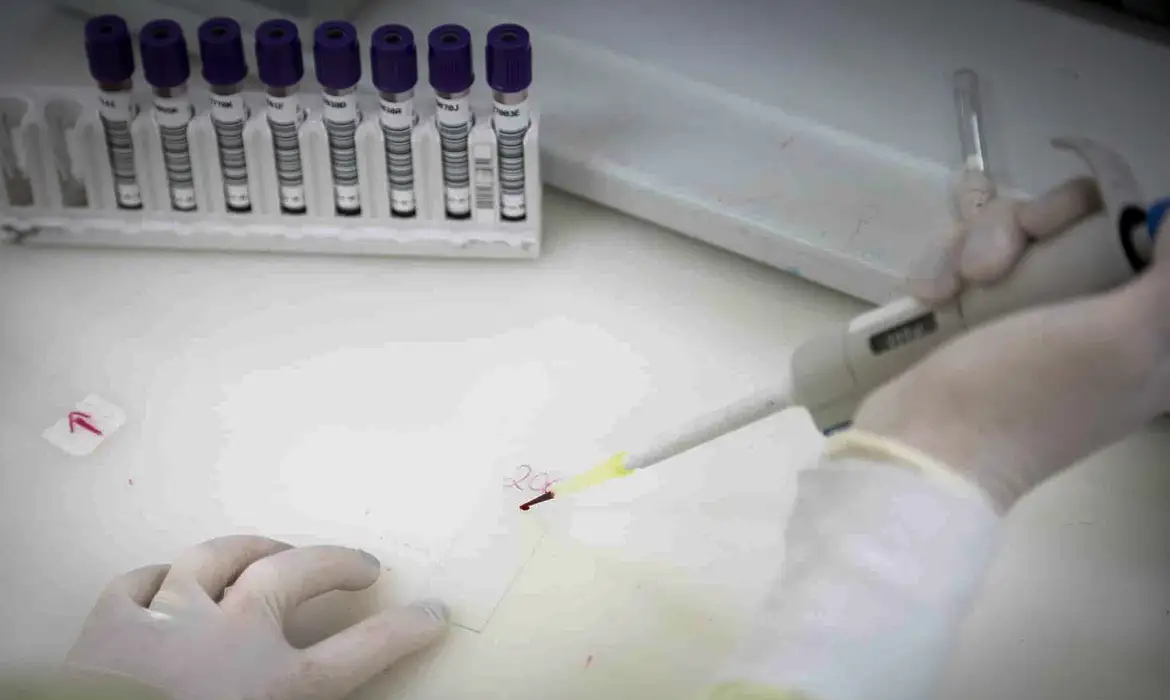 Homem de 37 anos viajou recentemente para a República Democrática do Congo, país vive um surto de ebola