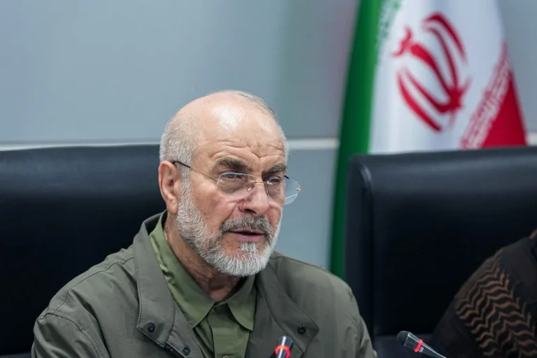 Presidente do parlamento iraniano, Mohamad Ghalibaf, cobra ações concretas dos EUA em prol do acordo de paz