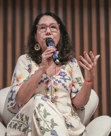 Letícia de Oliveira diz que Faperj tem interesse que essas mulheres tenham condições de realizar suas pesquisas 