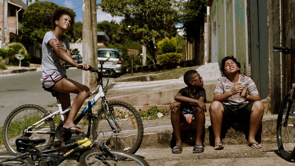 Cena do filme "Marte Um", de Gabriel Martins