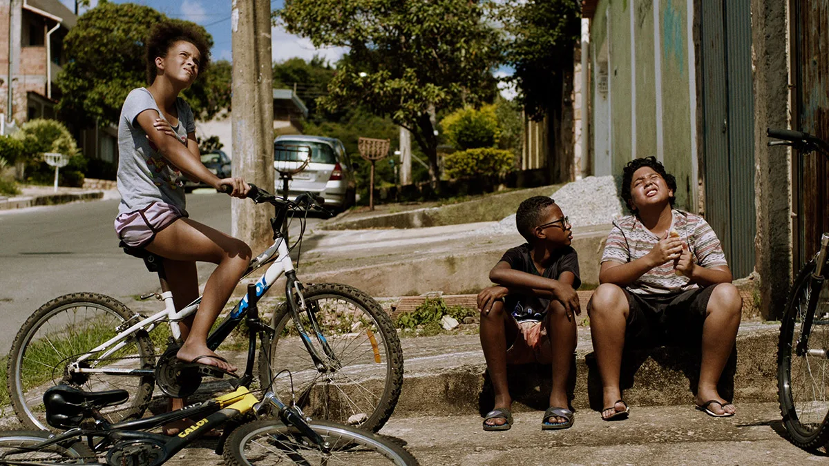 Cena do filme "Marte Um", de Gabriel Martins