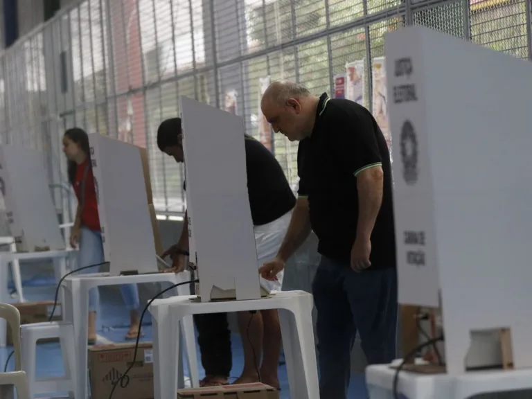 Seis em cada 10 brasileiros temem sofrer violência política, aponta estudo do FBSP