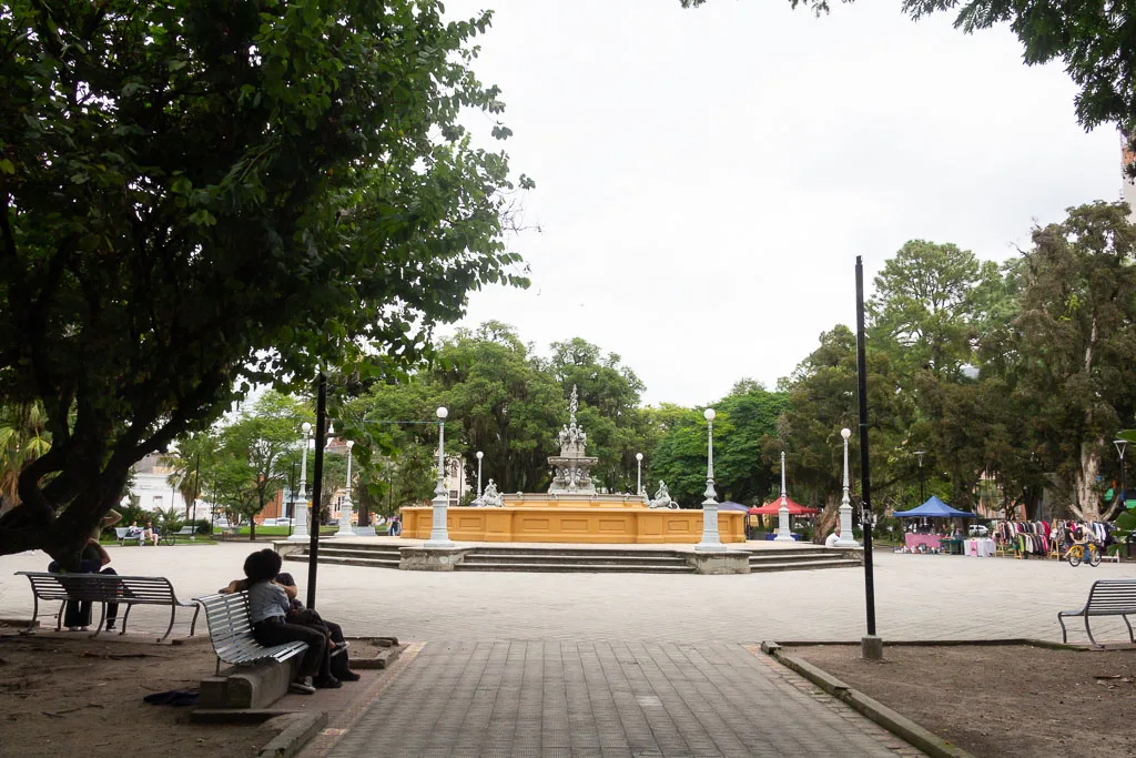 Chafariz da Praça Coronel Pedro Osório, no centro de Pelotas, ocupa espaço onde entre 1832 e 1873 funcionava um pelourinho para punições públicas