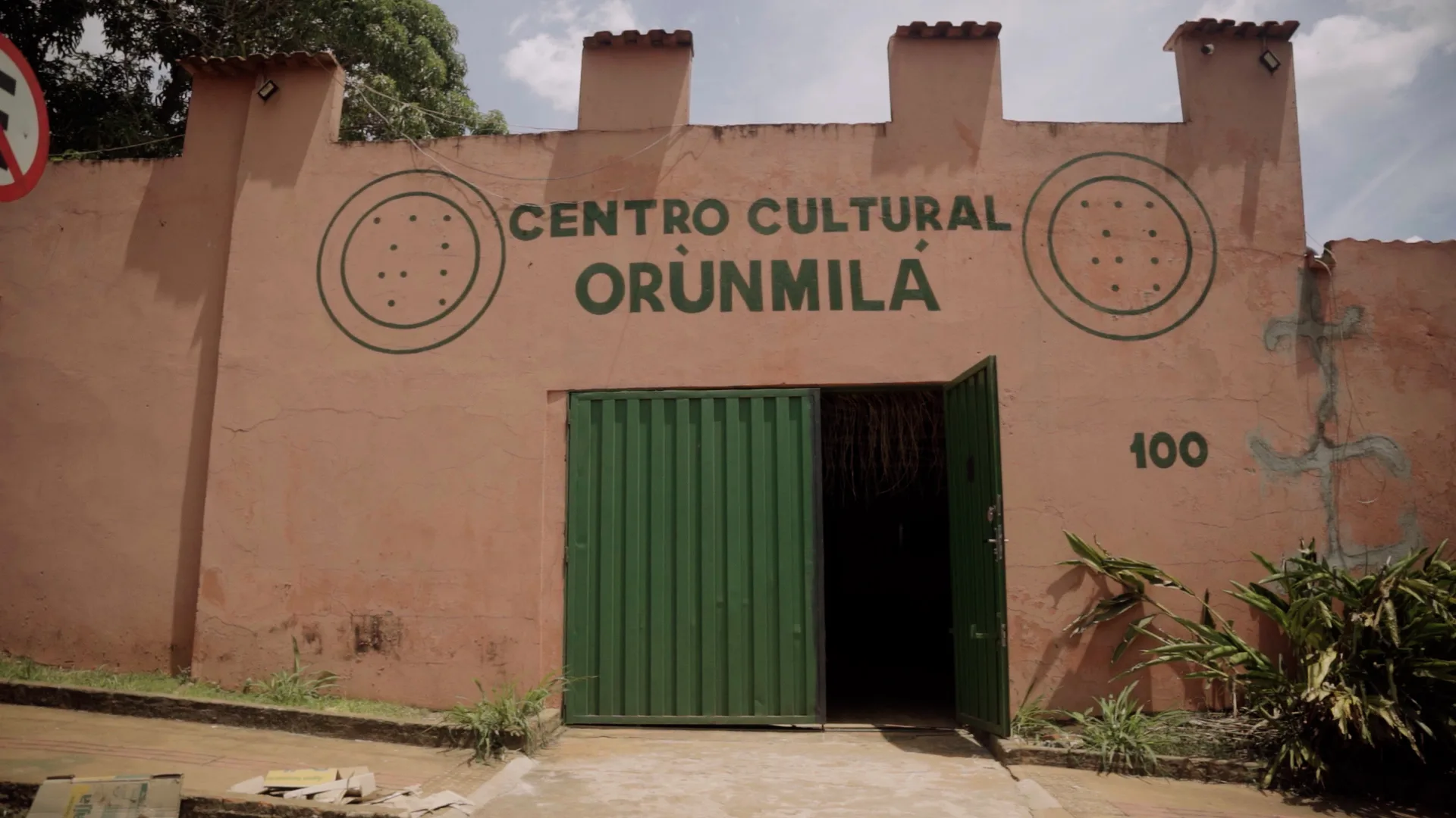 Entrada do Centro Cultural Orúnmilá.