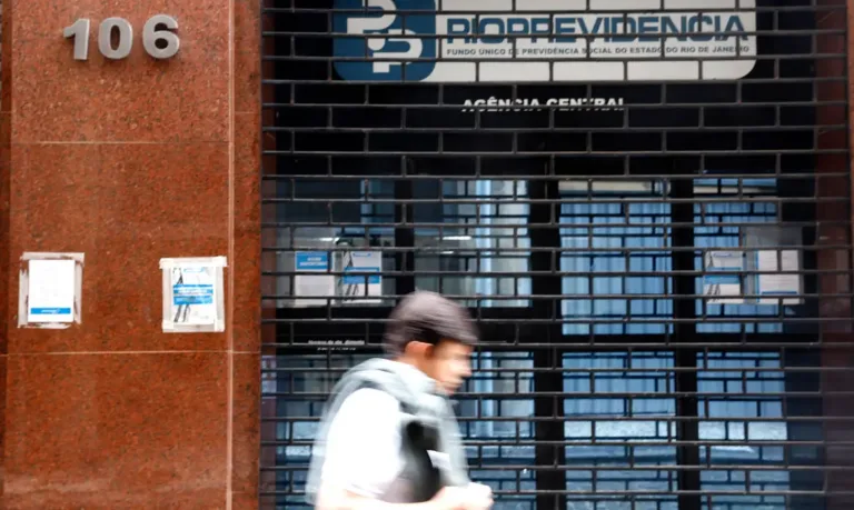 PF investiga participação de Cláudio Castro no investimento de R$ 3 bi do RJ no Banco Master