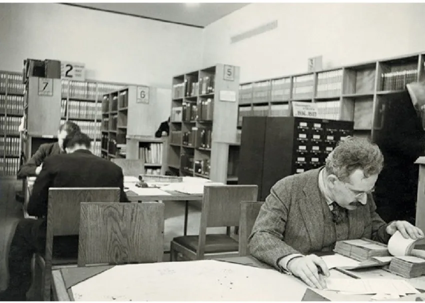 W. Benjamin na Biblioteca Nacional de Paris - 1937