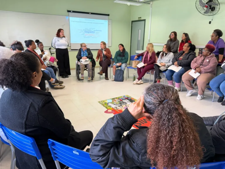 Coletivo feminino da Restinga busca formação para enfrentar violência
