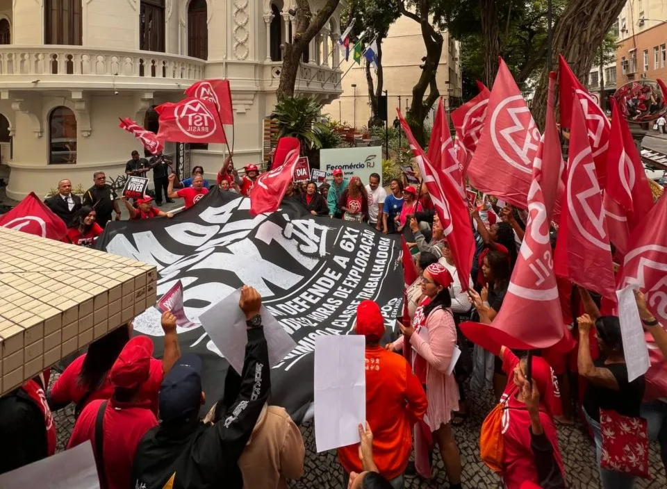 Mobilização do MTST e VAT na Fecomércio-RJ pelo fim da escala 6x1