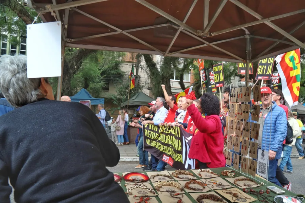Manifestação percorreu o Brique da Redenção
