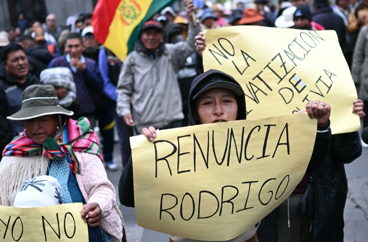 Manifestantes em La Paz nesta segunda