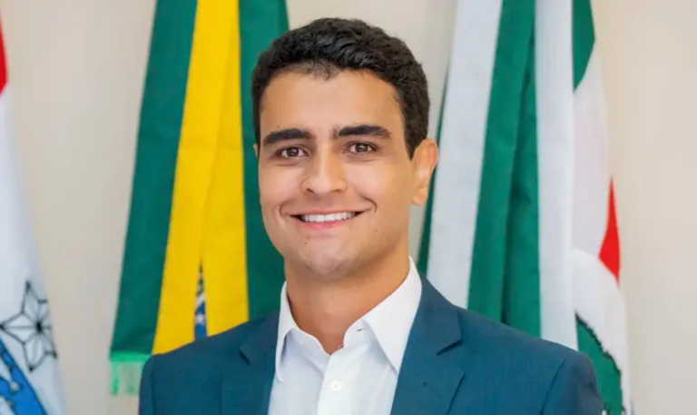 JHC se licenciou do cargo de prefeito de Maceió para disputar o governo de Alagoas