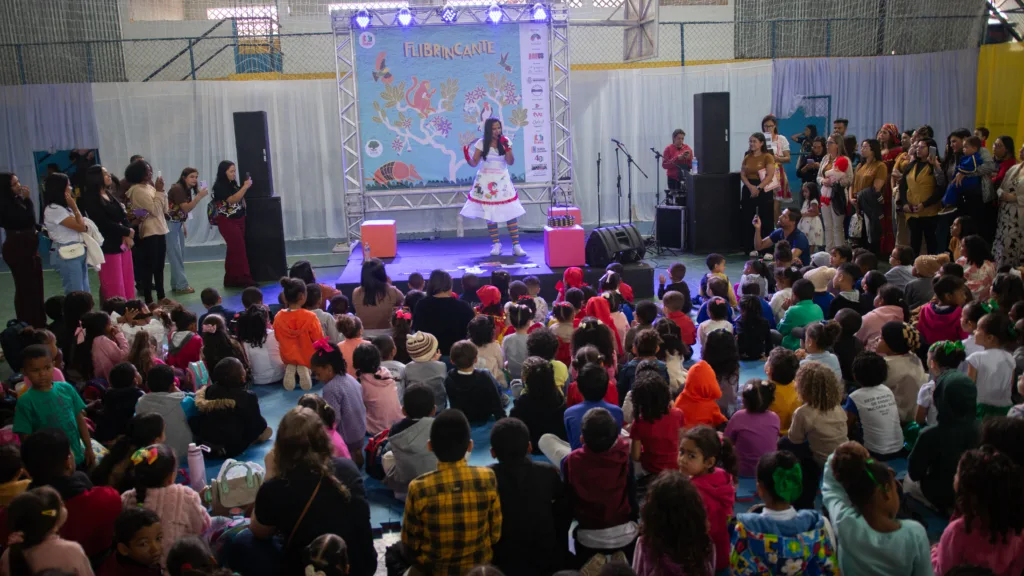 Evento marcou a estreia de Ibicoara no circuito de feiras literárias do estado, valorizando saberes populares, ancestralidade e a produção artística regional