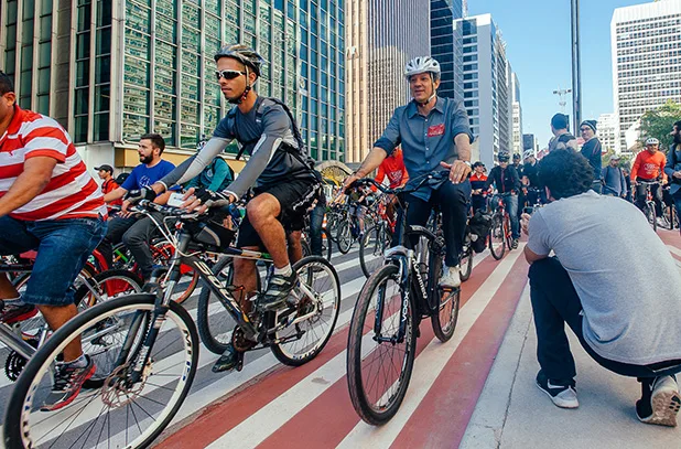 Haddad inaugura ciclovia da av. Paulista em 28/06/2015