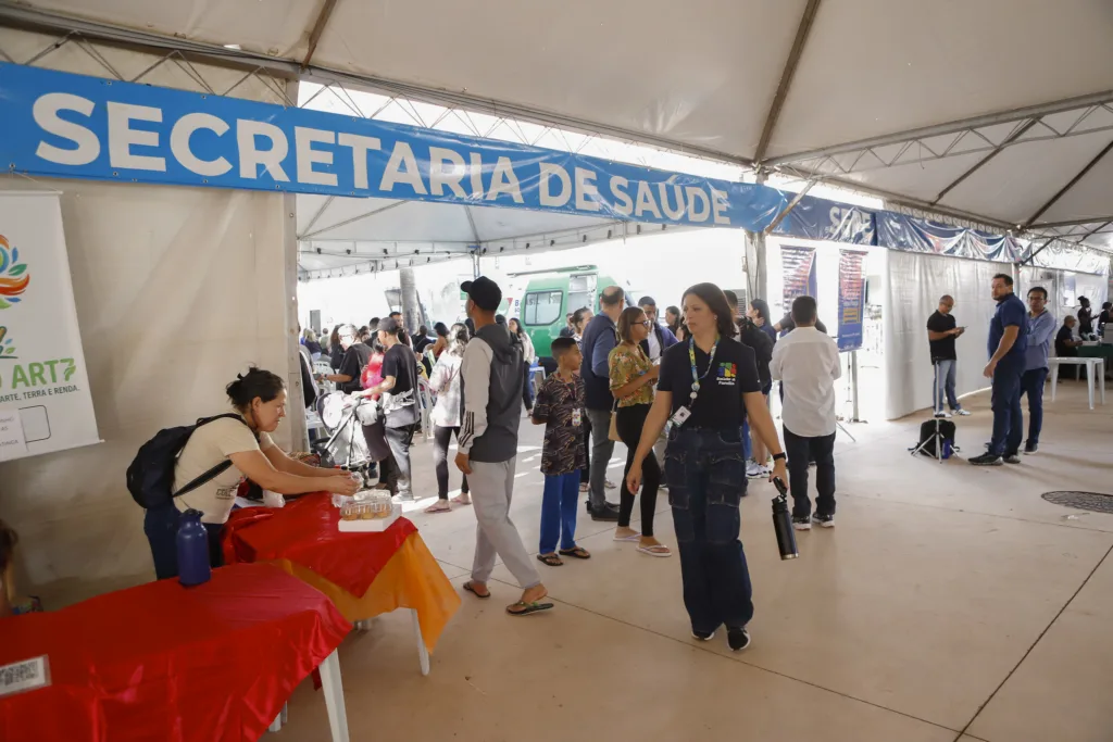 Representação protocolada pela ABEn-DF no MPDFT aponta cancelamento de atendimentos e remanejamento de equipes e insumos da rede pública de saúde.