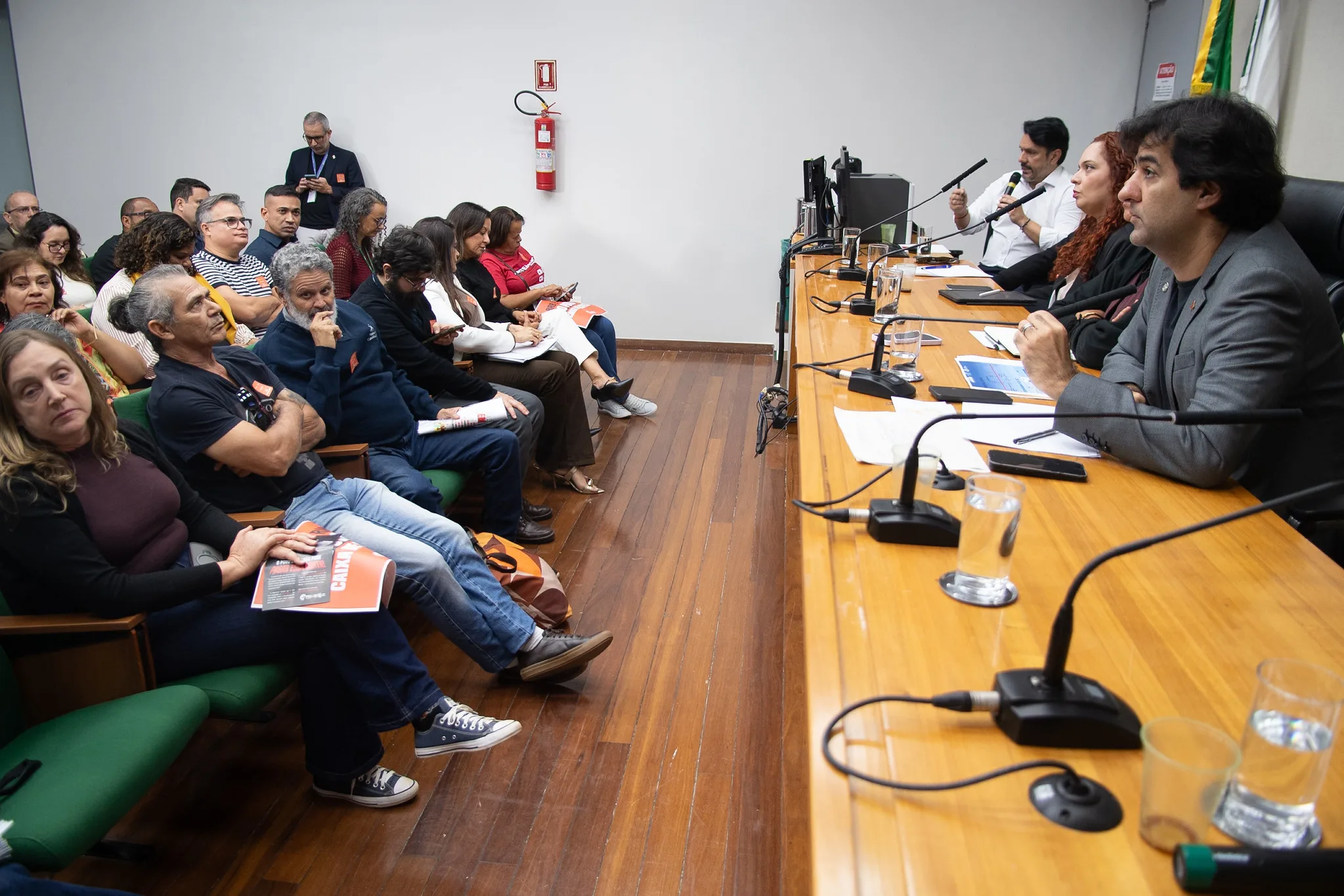 Acordo para salvar BRB de prejuízos do Master vai impactar serviços públicos no DF, alertam sindicatos e parlamentares 