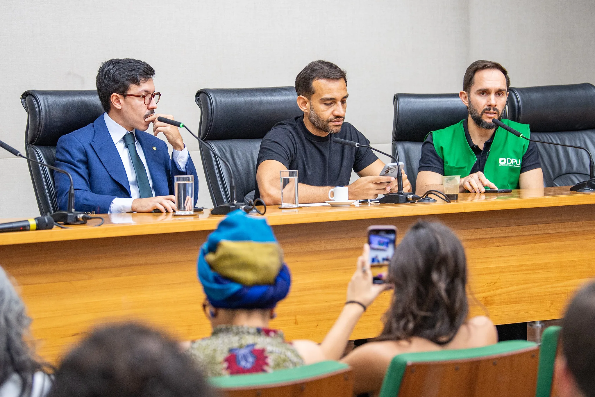 Debate reuniu especialistas, parlamentares e entidades que criticam proposta por ampliar medidas de internação involuntária na capital.