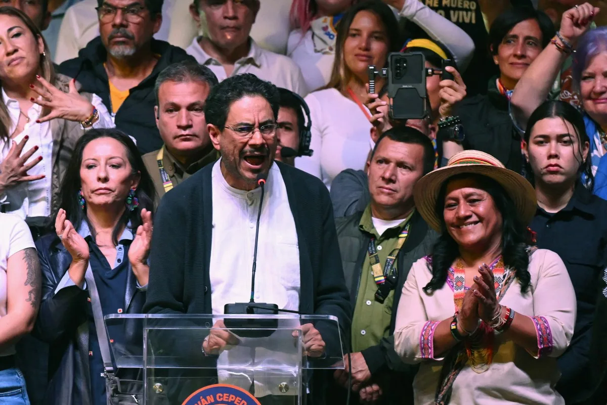 Colômbia: Cepeda fala em resistência, prepara advogados e diz que resultado virá somente de escrutínio final