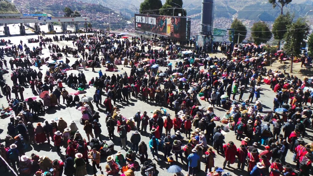 Bloqueio de trabalhadores na rodovia 3.