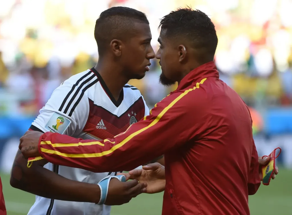 Os irmãos Jerome Boateng (representando a Alemanha) e Prince Boateng (Gana) foram os primeiros irmãos a se enfrentarem num jogo de Copa do Mundo, em 2010. O duelo se repetiu na Copa de 2014