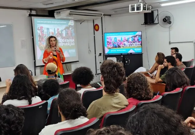 Bruna Benevides em evento realizado no fim do ano passado sobre a criação de vagas trans nas universidades