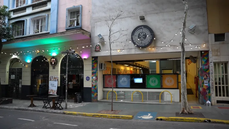 Teatros da Praça Roosevelt unem memória cênica e resistência cultural no centro de SP