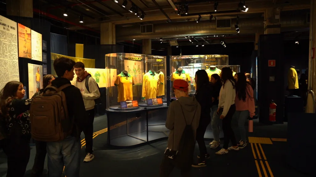 Exposição Amarelinha, no Museu do Futebol