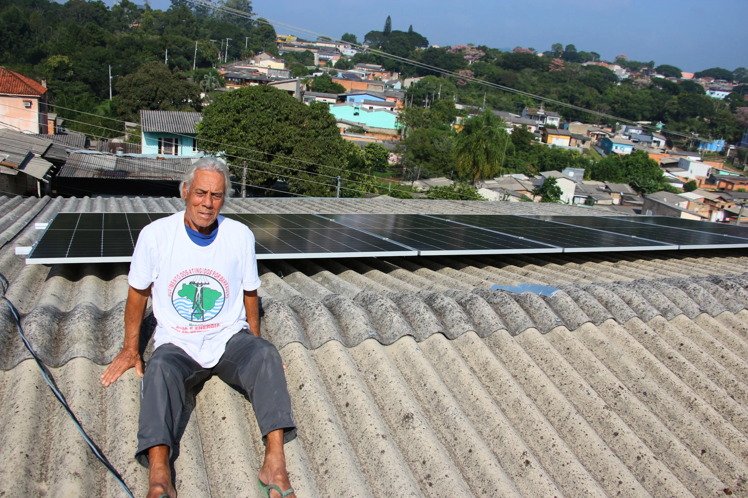 Atingidos em todo o Rio Grande do Sul celebram a instalação de painéis fotovoltaicos