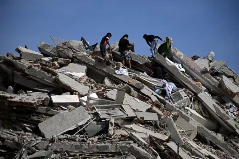 Marinha do Brasil monta hospital de campanha na Venezuela para atender vítimas de terremotos