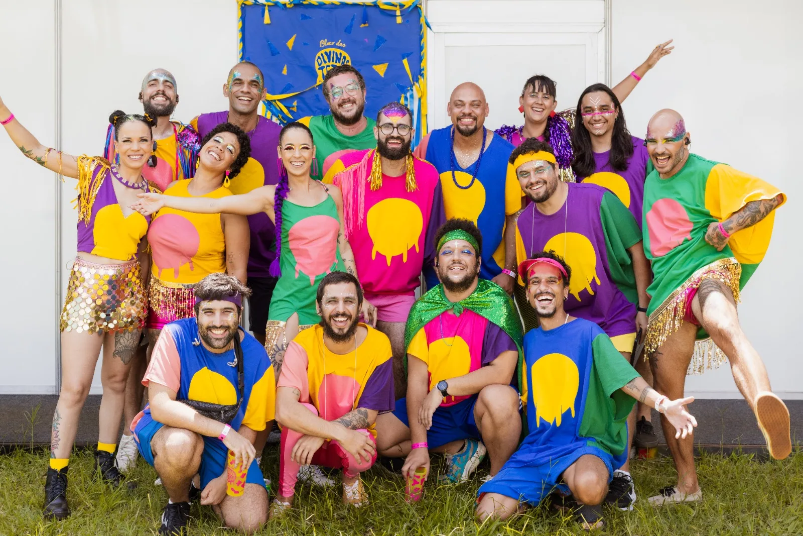Grupo de Carnaval Divinas Tetas se apresenta no Festival CEP