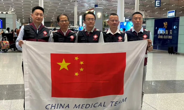 China envia equipe de especialistas médicos à RD Congo para apoiar resposta ao ebola