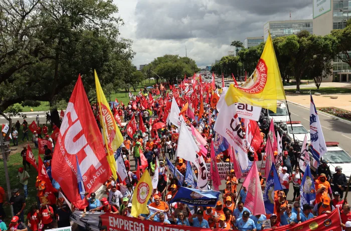 Fim da escala 6×1: movimentos sindicais convocam ato em Brasília para destravar PEC no Senado