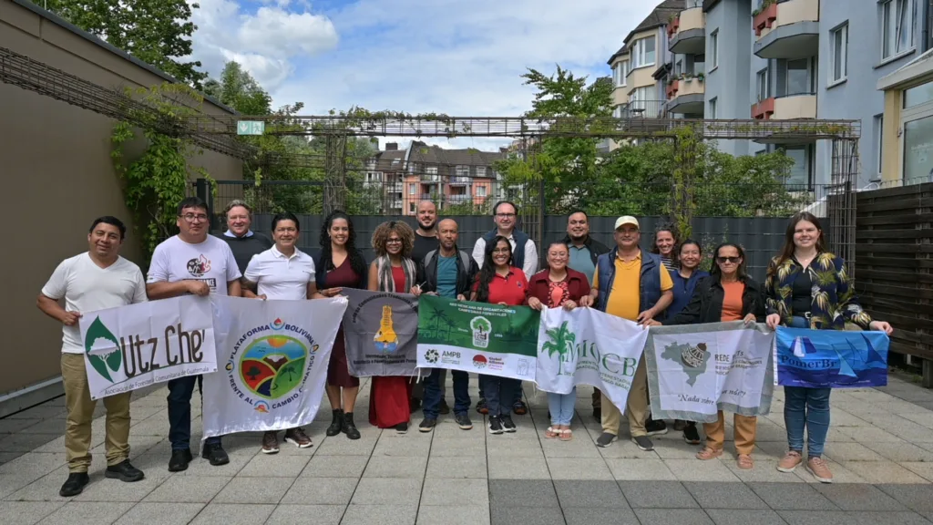 Integrantes do Fórum Global de Comunidades Locais sobre Mudança Climática (GFLCCC)
