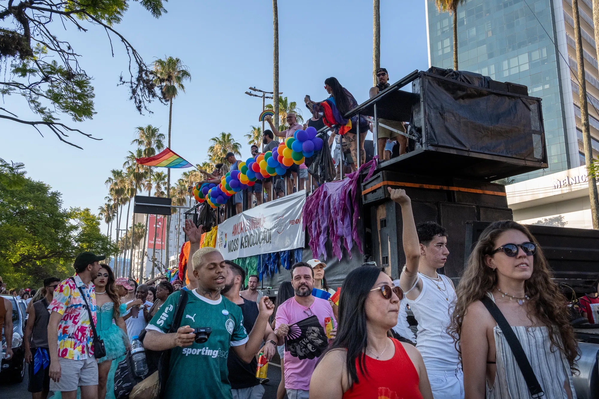 De acordo com a organização, o mote busca incentivar o engajamento da população LGBTQIA+ nos processos eleitorais, como forma de ampliar a representatividade, garantir direitos e enfrentar retrocessos