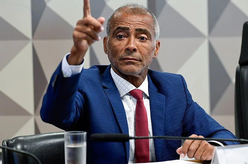 Romário mantém mandato de senador e salário de até R$ 46 mil enquanto comenta jogos da Copa nos EUA