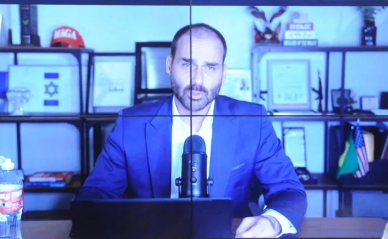 'Sugestão de substituir Pix é descabida, subserviente e entreguista', diz especialista